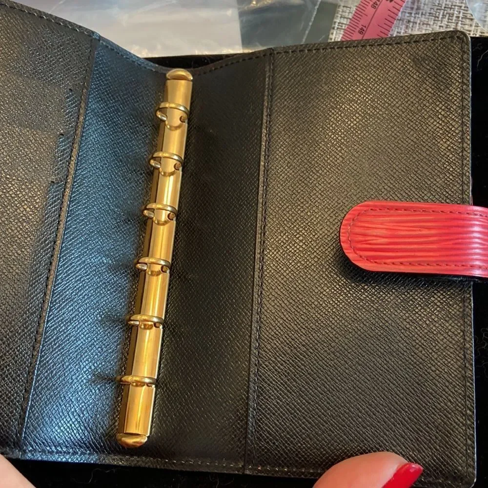 Louis Vuitton Mini Epi leather red agenda ring holder impeccable condition
